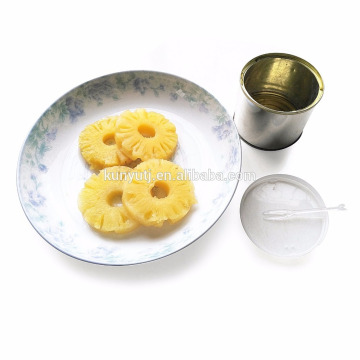 Canned pineapple slice in light syrup